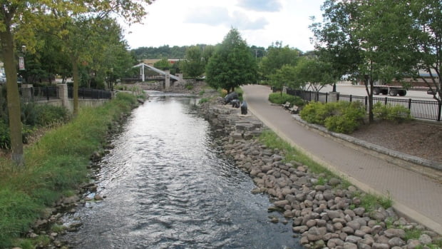  Fox River flows